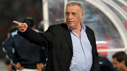 Alfio Basile sufrió un ACV y fue internado de urgencia