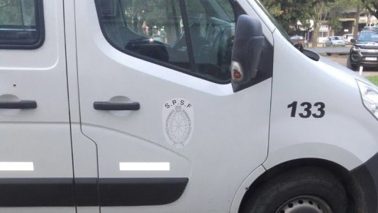 Atacaron a balazos al vehículo que trasladaba a Coronda a los acusados del crimen del "Pájaro" Cantero