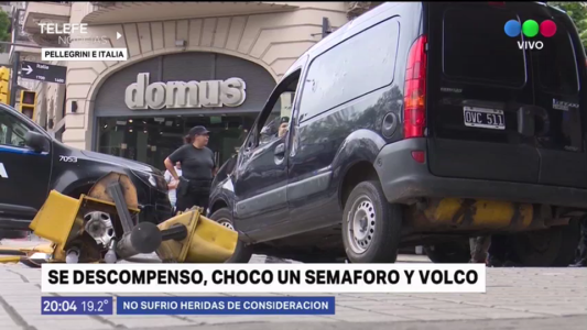 Se descompensó mientras manejaba, arrasó con un semáforo y volcó en Italia y Pellegrini