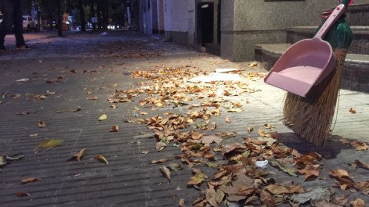 La Municipalidad lanzó una campaña para incentivar a los frentistas a barrer las veredas