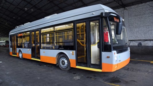 Transporte: llegaron los primeros trolebuses para la nueva Línea Q