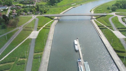 Proponen construir un gran canal navegable de Córdoba a Buenos Aires para resolver la crisis hídrica de la zona