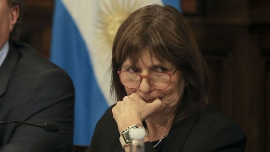 Bullrich le respondió a Elisa Carrió y aseguró que el Presidente “respalda el nuevo protocolo”