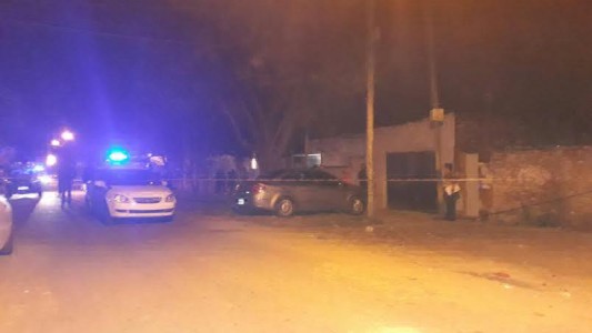 Zona sur: asesinaron a balazos a un hombre cuando ingresaba su vehículo en el garage