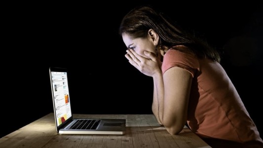 Una mujer deberá pagar 10 mil pesos a su exmarido por difamarlo vía Facebook