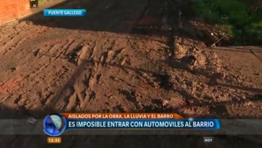 Vecinos de Puente Gallego denuncian estar aislados por un barrial