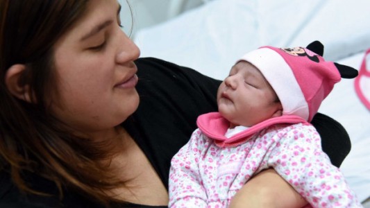 Con la llegada de Marilyn, comenzó la atención en la flamante maternidad del Roque Sáenz Peña