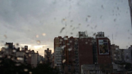 Rige un alerta del Servicio Meteorológico Nacional por tormentas fuertes en el sur de Santa Fe