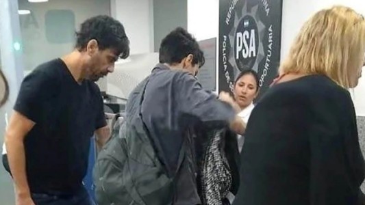 Juan Darthés se fue del país y viajó desde Rosario