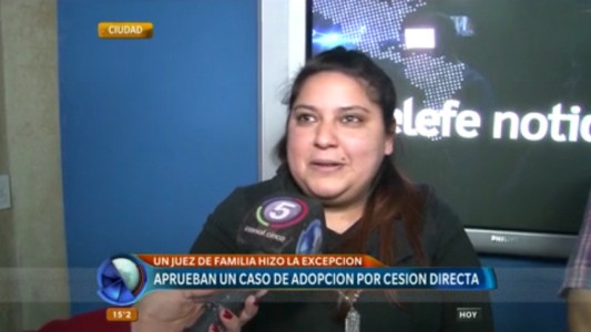 Decidir con el corazón: una pareja rosarina recibió la adopción plena de un niño en un caso de excepción para la ley
