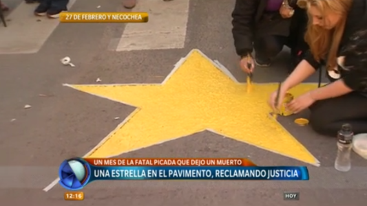 A un mes de la picada fatal: familiares de David Muñoz pintan una estrella amarilla en reclamo de justicia