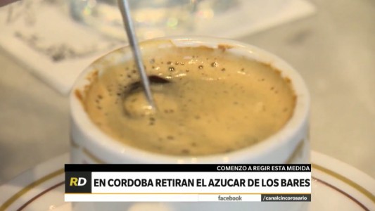Córdoba: aprobaron una ordenanza para retirar el azúcar de las mesas de los bares