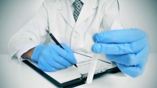 IAPOS deberá cubrirle el tratamiento de fertilización asistida a una mujer de 50 años