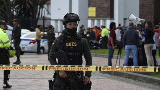 Explotó un coche bomba en una escuela de policía de Bogotá: hay al menos 10 muertos