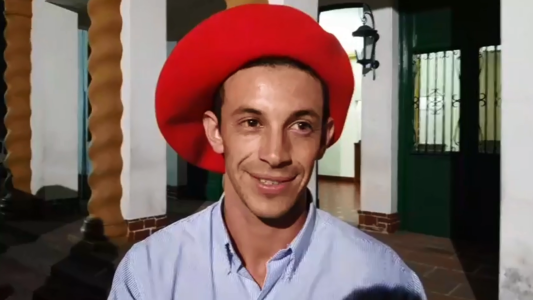 Ganó en Jesús María y donó el premio para ayudar a los inundados de su pueblo