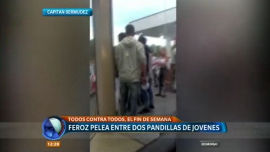 Todos contra todos: feroz pelea juvenil en Capitán Bermúdez