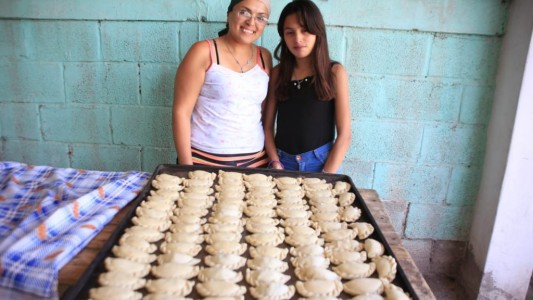 Martina necesita un trasplante de corazón y su familia vende empanadas para pagar los gastos