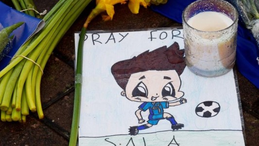 Hallaron dos butacas e investigan si son del avión en el viajaba Emiliano Sala