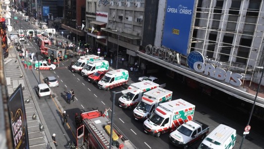 Un muerto y cuatro heridos graves por un incendio en un hotel de Buenos Aires