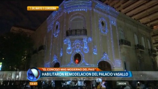 Con un espectacular show de luces sobre su fachada, se inauguraron las obras de remodelación en el Palacio Vasallo