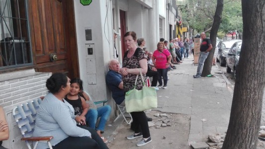 Desde las 13 se suspende la atención al público en todos los bancos del país