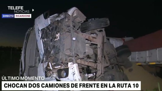 Violento choque frontal de dos camiones sobre la ruta 10