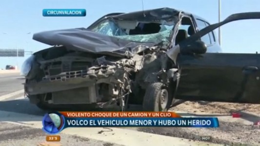 Choque y vuelco en Circunvalación