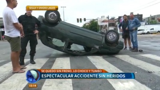 Choque y vuelco en un violento accidente en Seguí y Ovidio Lagos