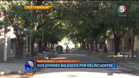 Balearon a dos jóvenes para robarles la moto en zona noroeste