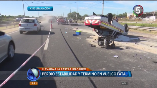 Accidente fatal en Circunvalación: un joven murió al volcar la camioneta en la que viajaba