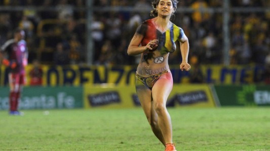 Central recibió una multa de 360 mil pesos por el ingreso de la mujer semidesnuda