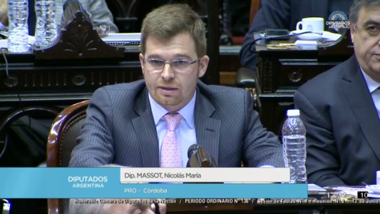 Nicolás Massot despertó la polémica con una insólita frase en su discurso contra la despenalización del aborto