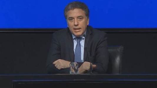 Dujovne garantizó que seguirá "la libre flotación" del dólar