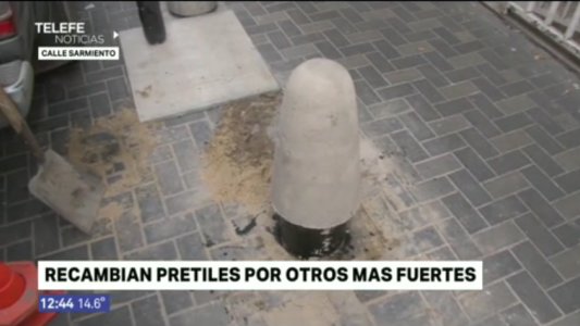 Recambian pretiles rotos por otros "antichoque" en Calle Sarmiento