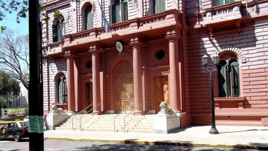 La Municipalidad suspendió al agente denunciado por abuso sexual