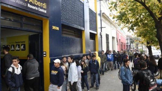 Gran expectativa por conseguir una entrada para ver a Central ante Atlético Nacional de Medellín