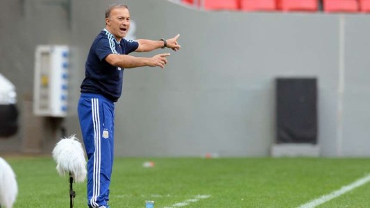 Tras la renuncia de Martino, "El Vasco" Olarticoechea será el entrenador del seleccionado olímpico en Río 2016