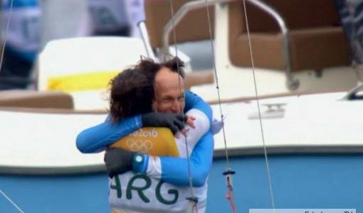 Argentina obtuvo su segundo oro olímpico: Lange y Carranza fueron primeros en vela