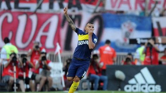 De la mano de Tévez, Boca se quedó con el superclásico en el Monumental