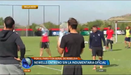 Crisis en Newell's: hoy el equipo entrenó sin la indumentaria oficial