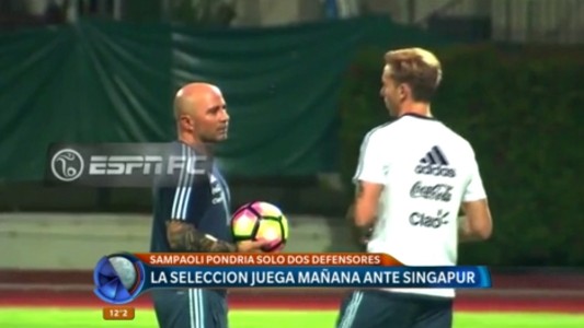 La selección argentina lista para enfrentar a Singapur ¿con dos defensores?