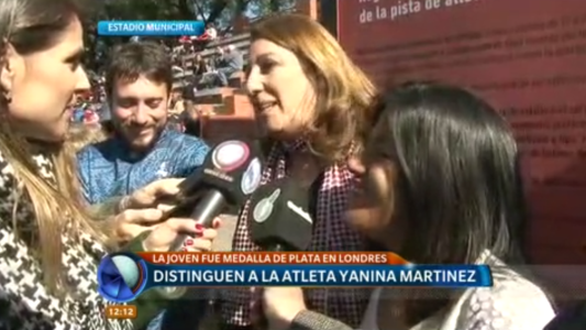 La Municipalidad homenajeó a la atleta Yanina Martínez