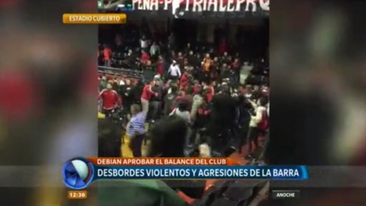 La asamblea de Newell's terminó en violentos incidentes y varias personas heridas
