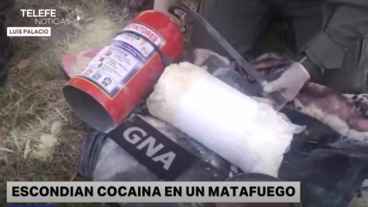 Detuvieron a dos hombres que trasladaban cocaína en un matafuego