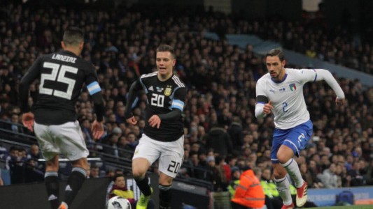 La selección argentina se impuso ante Italia por 2 a 0 en Manchester
