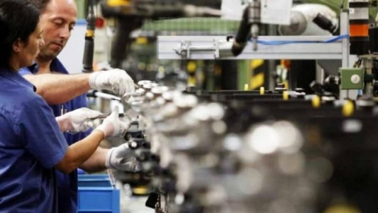 La producción de las pymes industriales cayó en abril un 10,3% interanual