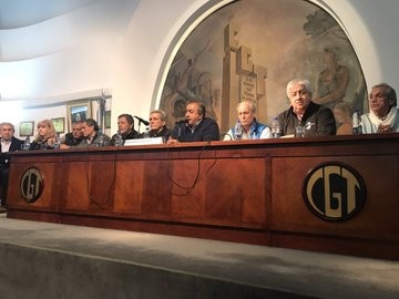 La CGT consideró que la adhesión al paro fue "contundente" en todo el país