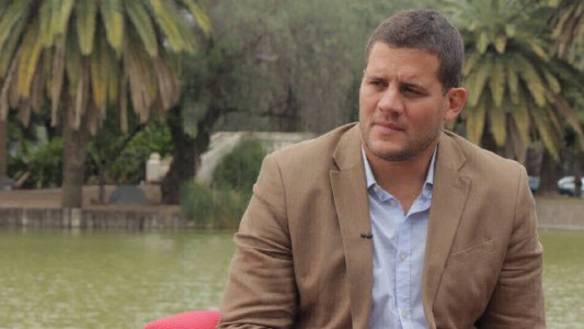 Este martes en Sobran Los Motivos, los sillones rojos reciben a Simón Boffelli