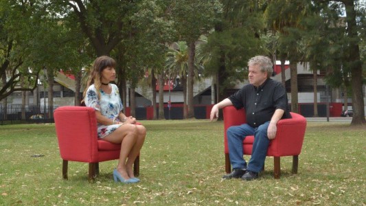 Caro Coscarelli recibe a Mauricio Maronna en los sillones rojos de Sobran Los Motivos
