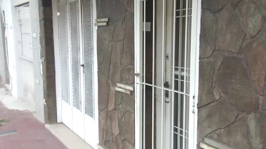 Cinco delincuentes sorprendieron a una anciana mientras dormía para robarle